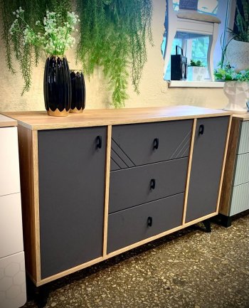 Комод 3 ящ. двухств. Байкал Графит/Дуб золотой (СВ) в Невьянске - nevyansk.mebel-e96.ru